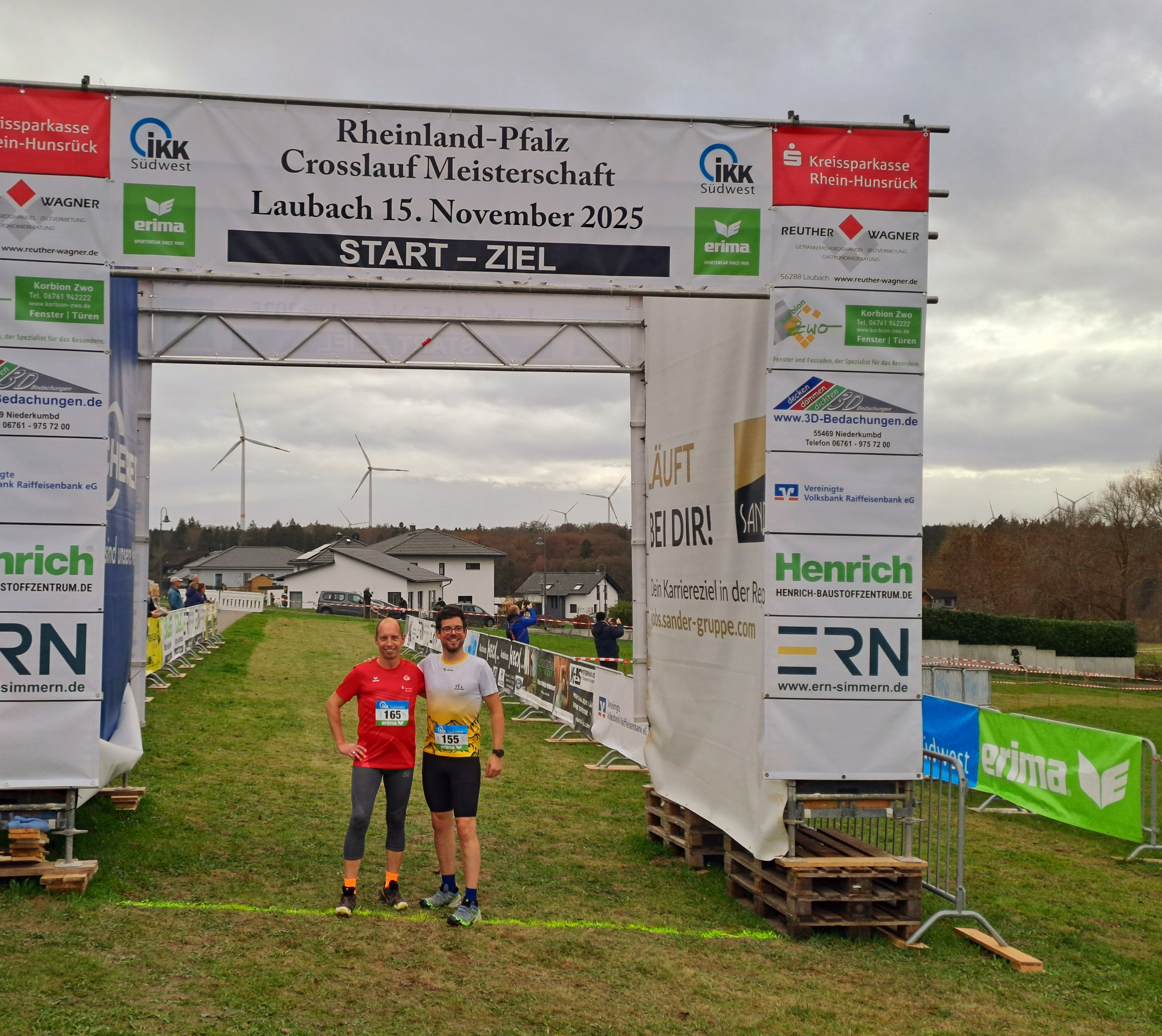 2025-11-15 Laubach RLP-Cross Ricky Stiehler und Tobias Bußmann im Ziel 2025-11-15 Laubach RLP-Cross Ricky Stiehler und Tobias Bußmann im Ziel