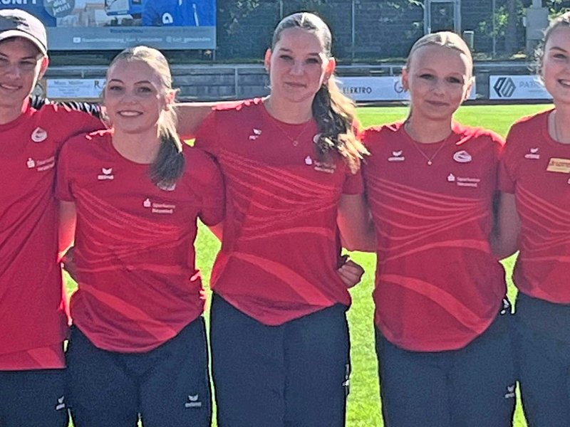 v.l._samuel_plenert_fabing__leonie_boeckmann__amelie_schmitt__eva-fabienne_stein__marie_boeckmann.jpg v.l._samuel_plenert_fabing__leonie_boeckmann__amelie_schmitt__eva-fabienne_stein__marie_boeckmann.jpg